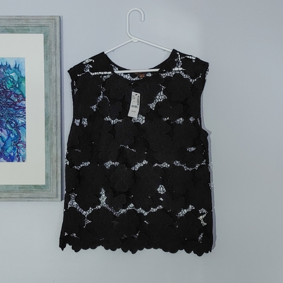 Love & Legend Black Floral Lace Shell Tank - Picture 1 of 5